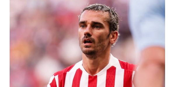 Atlético de Madridin virallinen tili julkaisi useita twiittejä Antoine Griezmannista kuuden tunnin sisällä Atlético de Madridin virallinen tili julkaisi useita twiittejä Antoine Griezmannista kuuden tunnin sisällä